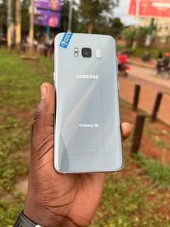 A picture of Samsung galaxy s8 340000shs