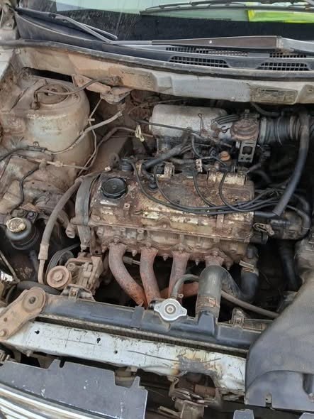 A picture of 2000 Mitsubishi spacewagon