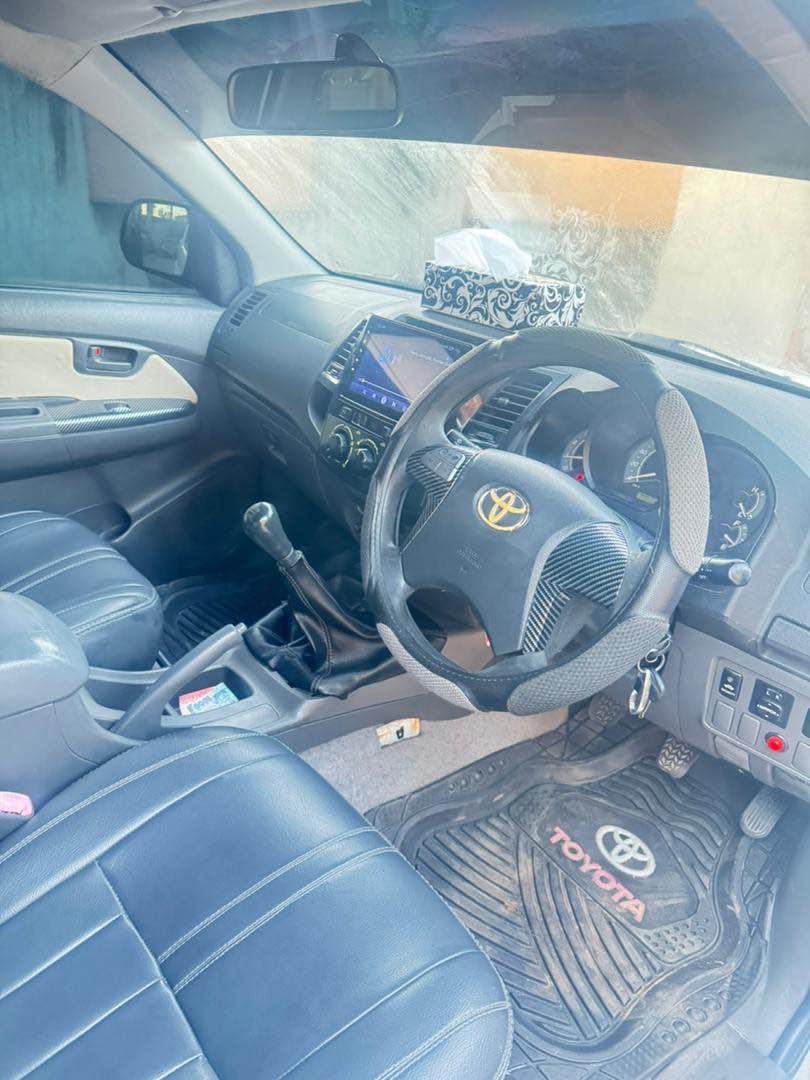 A picture of TOYOTA HILLUX