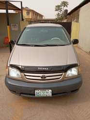 A picture of Toyota Sienna Engine and gear topnotch AC chilling First body
