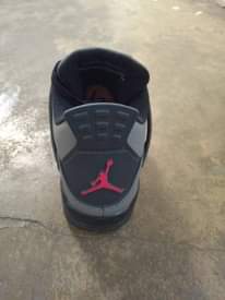 A picture of Air Jordan 4