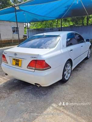 A picture of Contant 0713818761 Toyota Crown 12Milioni