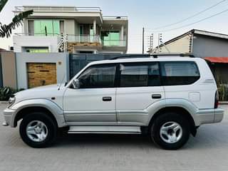 A picture of TOYOTA LAND CRUISER TX