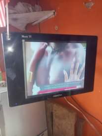 A picture of Sayona TV 24 inches and Hokoa TV 19 inches not