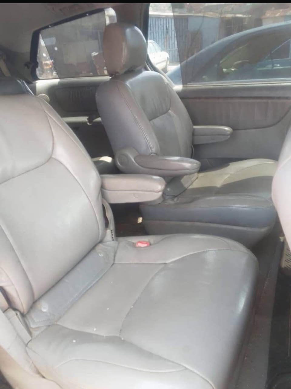 A picture of TOYOTA SIENNA