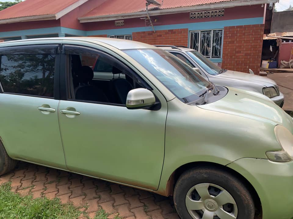 A picture of Sienta quick sale. 23m. Call whatsapp 0703829297