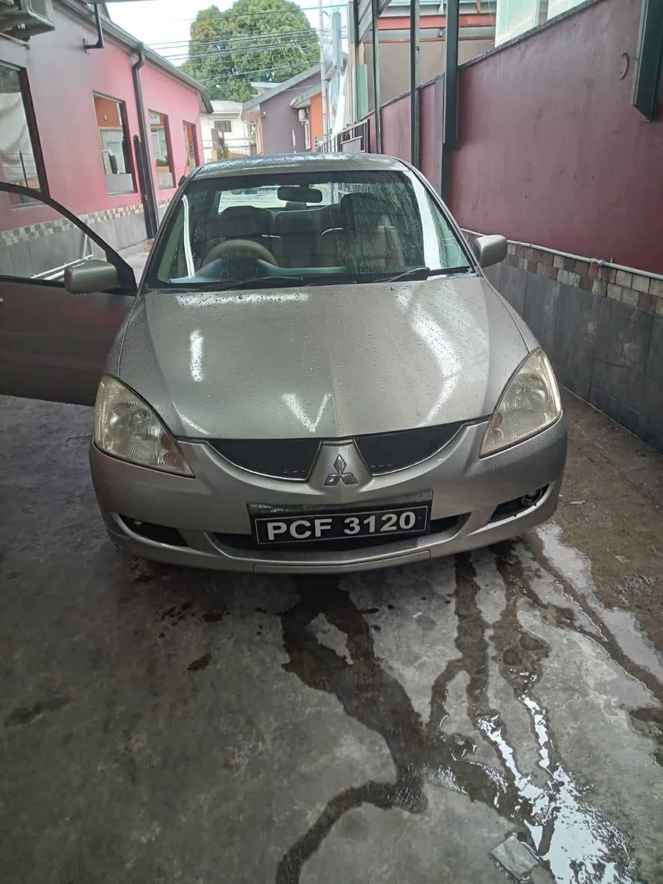 mitsubishi lancer