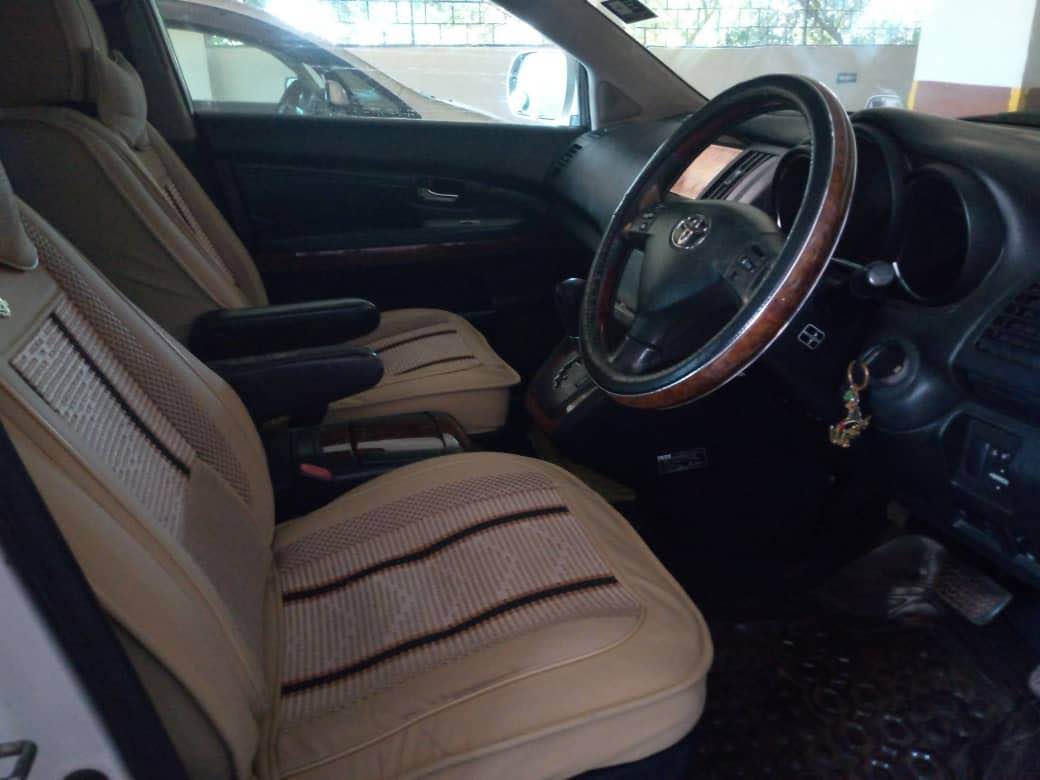 A picture of Toyota harrier 3.0 19.5m