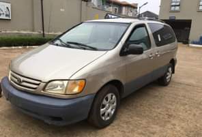 A picture of Danny Yung smart Autos Neat First Body Toyota sienna 02