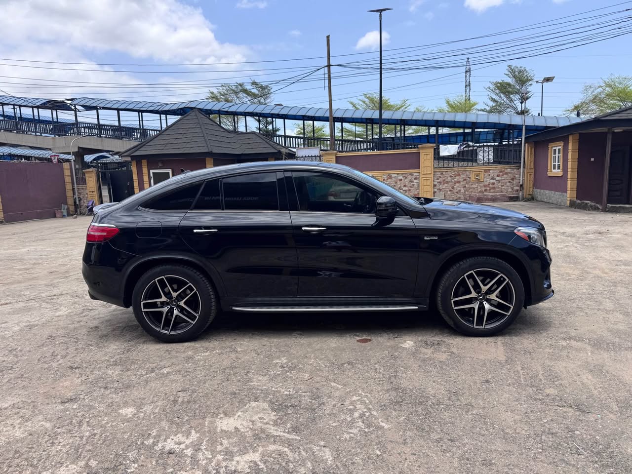 A picture of Benz GLE 43 AMG