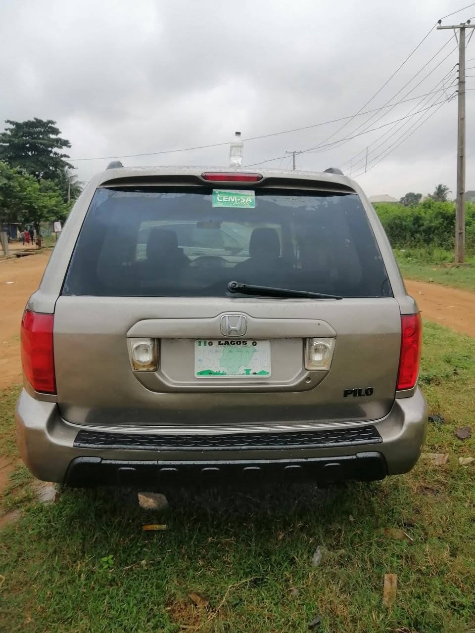A picture of 2003 Honda pilot 2003