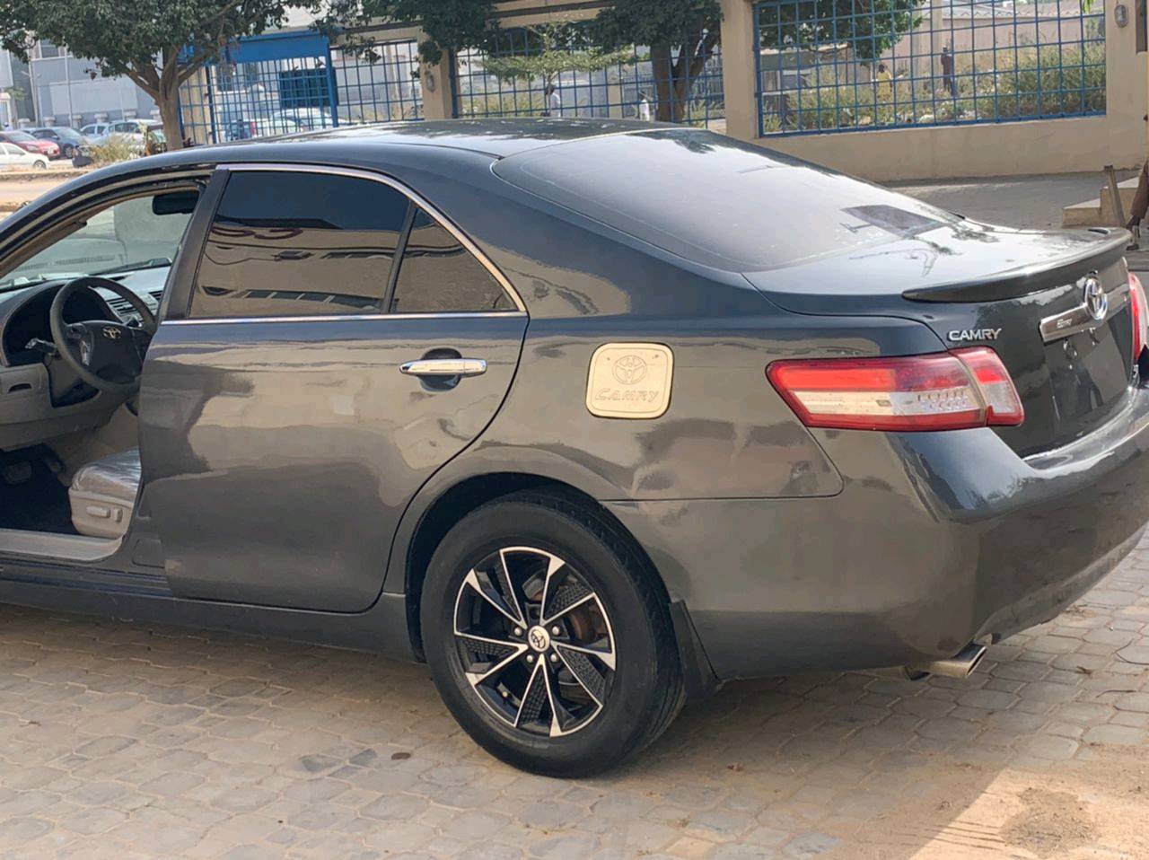 A picture of Toyota Camry XLE 2010 keyless