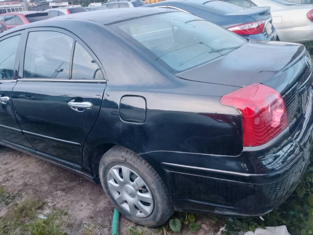 A picture of 2005 Toyota Avensis Engine Gear AC