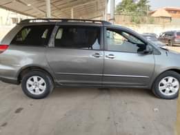 A picture of Toyota Sienna 2004 model 4 sale clean body and clean