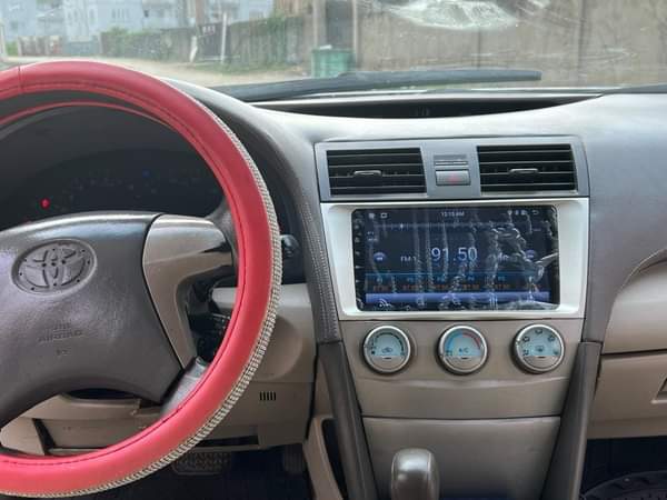 A picture of Toyota Camry 2008 model With an ANDROID SCREEN Neatly baked