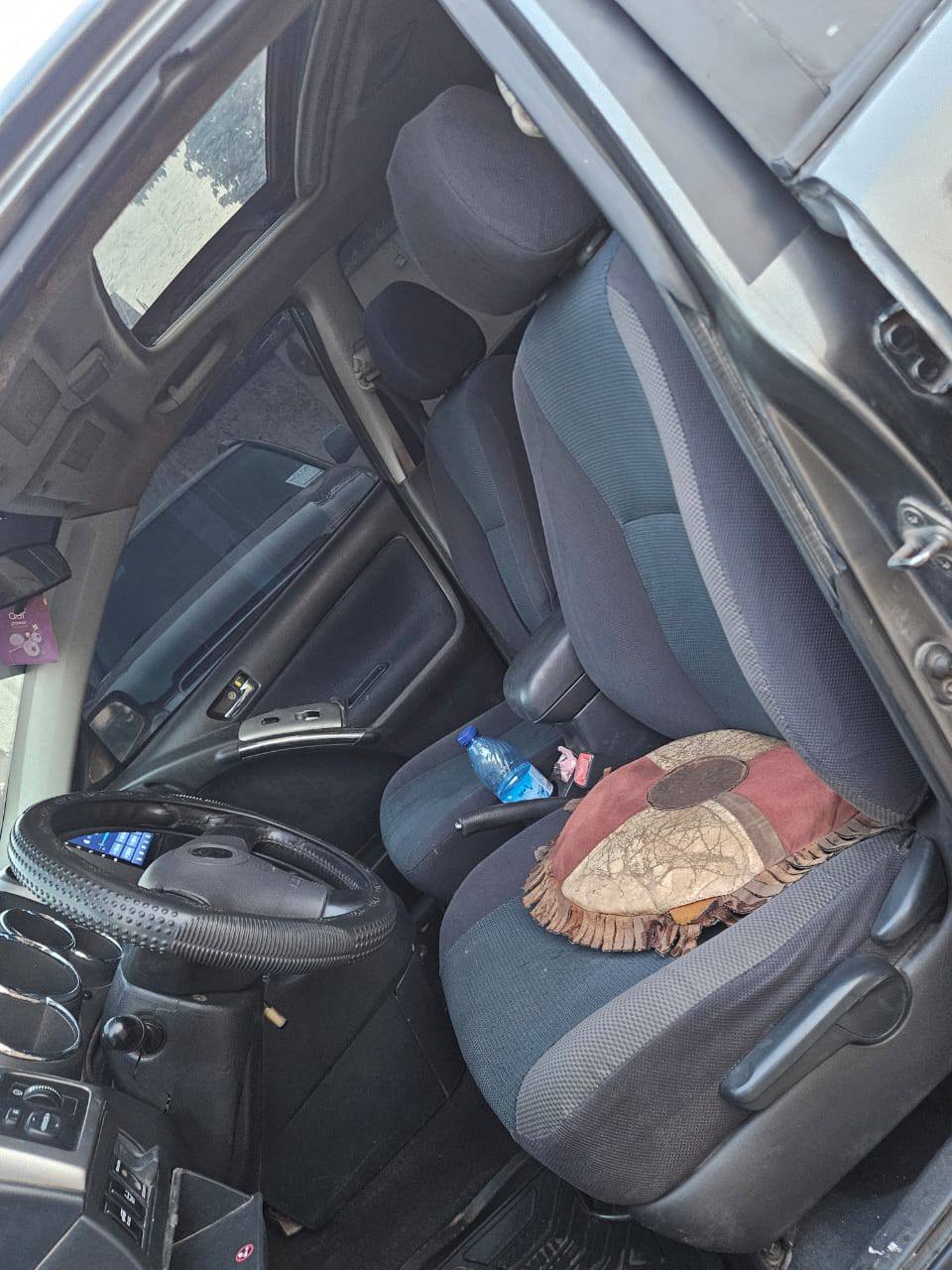 A picture of Distress Alert Toyota Matrix 2007 with Untampered engine and gear