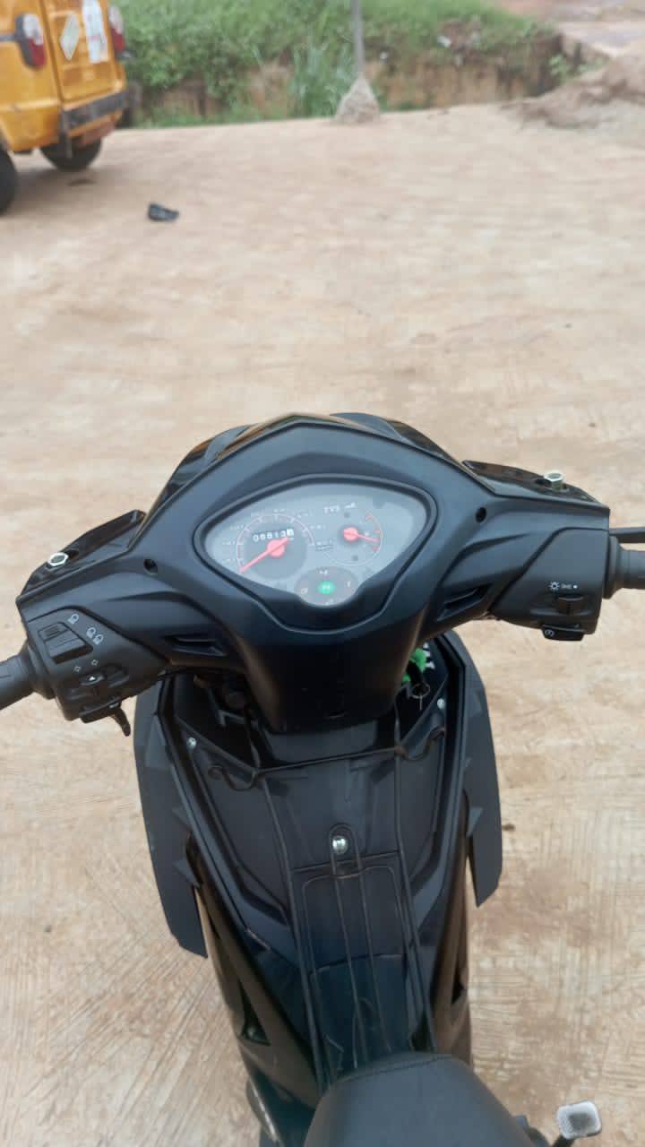 A picture of 2013 tvs scooter 7 mouth used superb condition