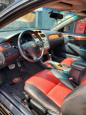 A picture of TOYOTA SOLARA 2004 SE