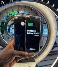 A picture of UK USED IPHONE S AND SAMSUNG S