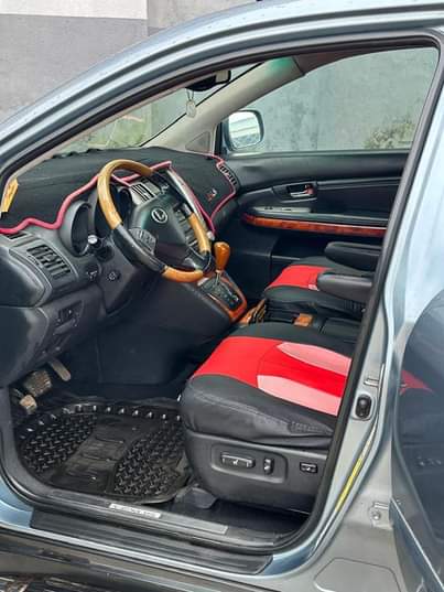 A picture of RX 330
