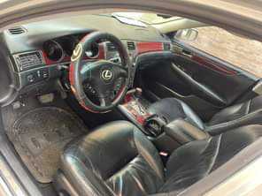 A picture of This is crispy clean lexus Es300 2003 model 80 first