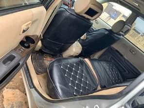 A picture of 2004 model highlander pure first body with a very sound