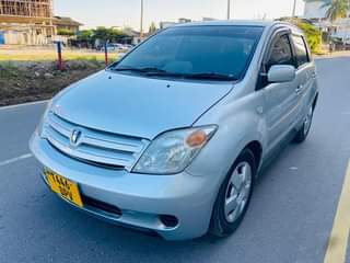 A picture of TOYOTA IST