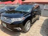 A picture of Toyota Highlander 2013 model Buy and flex Owner need money