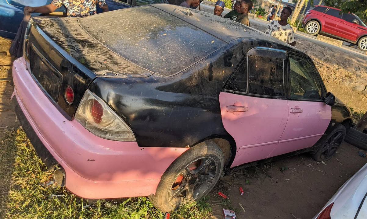 A picture of Toyota altleza