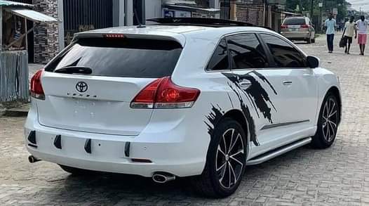 A picture of URGENT BUYERS ONLY CALL mr Anthony 09063948959 CLEAN 2015 Toyota
