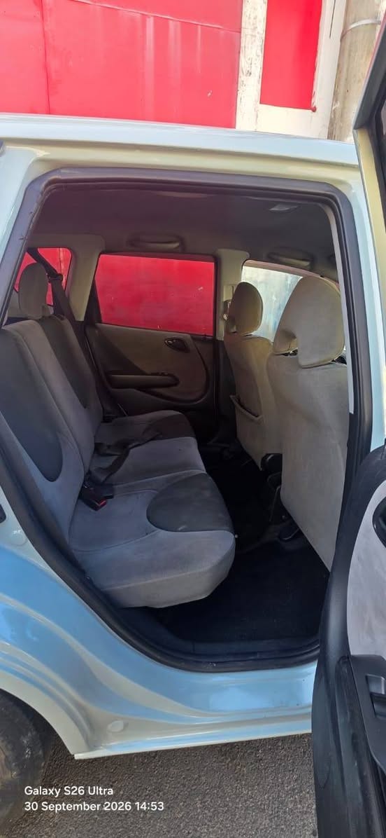 A picture of Honda fit 07