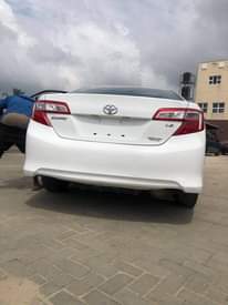 A picture of 2012 Toyota Camry White