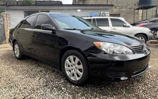 A picture of 2004 Toyota Camry
