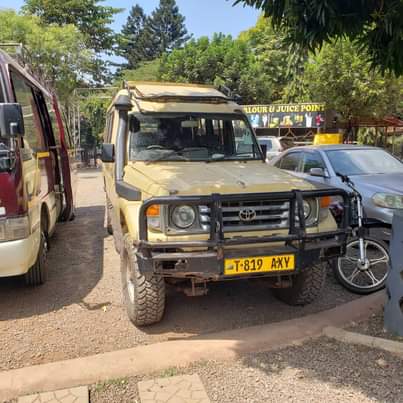 A picture of Land cruise banzi ipo vzr na ya uwakika kabisa karibun