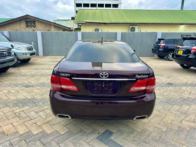 A picture of TOYOTA CROWN NEW MODEL 