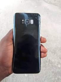 A picture of samsung s8