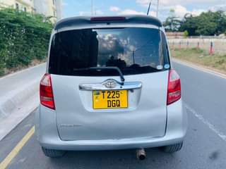 A picture of TOYOTA RACTIS