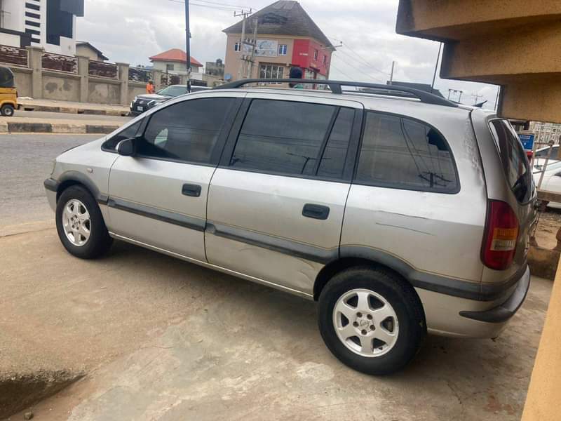 A picture of Opel wagon first class body pan price 3m buyer settled