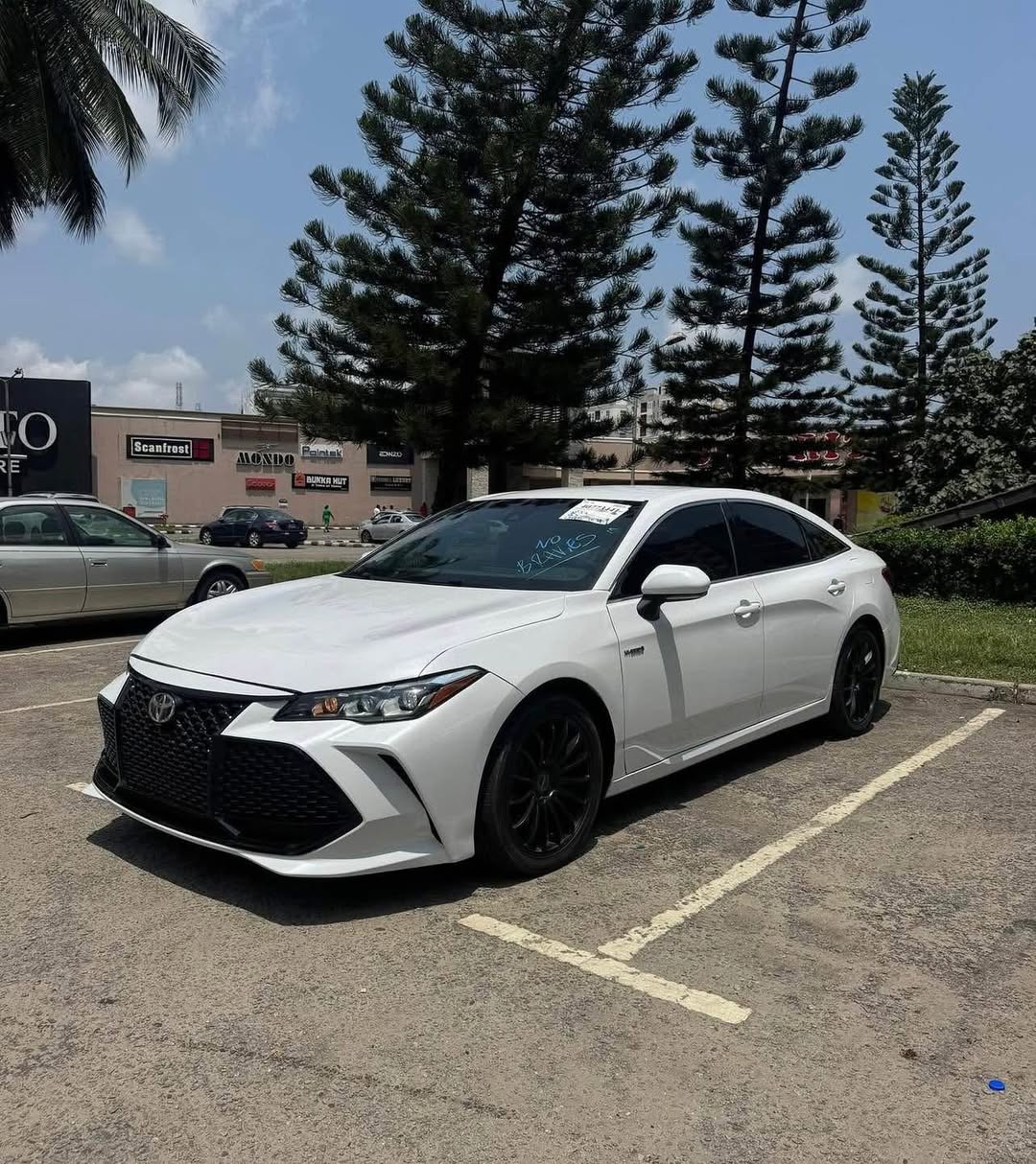 A picture of Fresh From Boat 2021 Toyota Avalon XLE