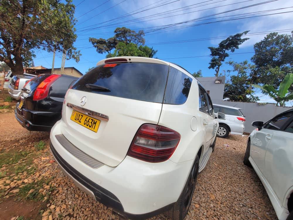 A picture of Mercedes Benz ML 4mtc