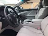 A picture of toyota venza 09161519383 3m For sale A c