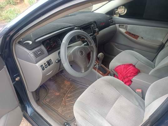 A picture of Toyota Corolla LE 07