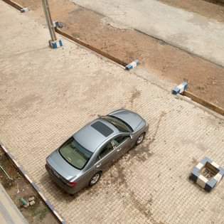 A picture of 04 Toyota Camry