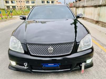 A picture of TOYOTA CROWN ATHLETE DUN