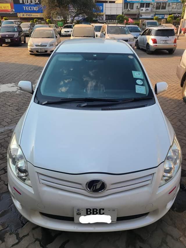 toyota auris