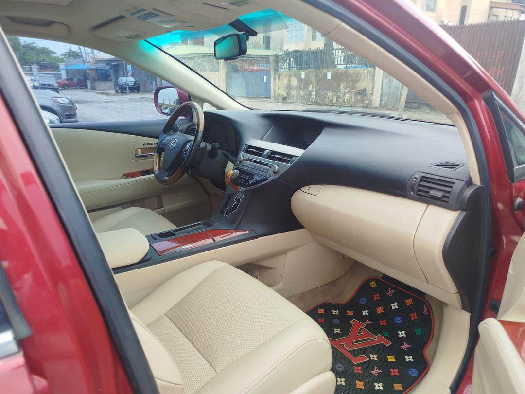 A picture of Lexus RX 350