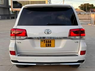 A picture of LAND CRUISER VX 200 SERIES