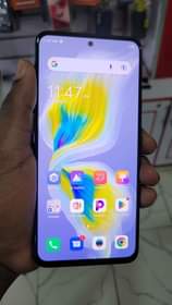A picture of CAMON 18 PREMIUM 500 000ugx