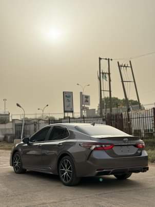 A picture of 2022 Toyota Camry SE