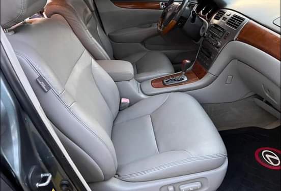 A picture of Lexus ES330 Neatly uesd first body Nothing to fix buy